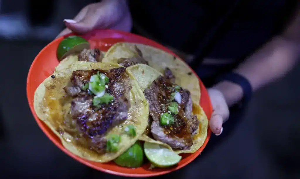 Un puesto de tacos en CDMX hace historia: El Califa de León recibe su primera estrella Michelin image Taqueria El Califa de Leon