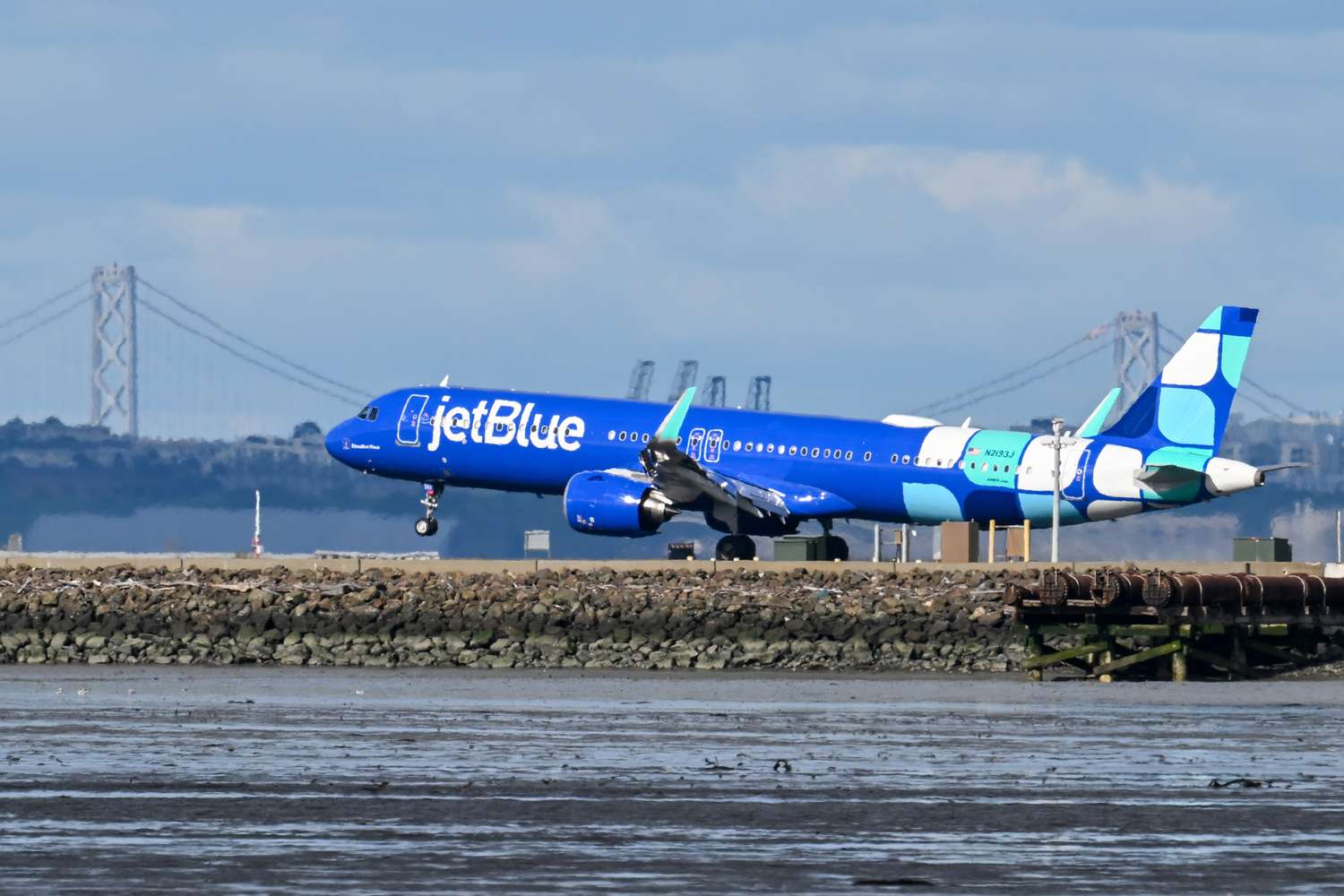 United-Airlines-y-JetBlue-unen-programas-de-fidelidad-lo-que-saber-intriper.jpg