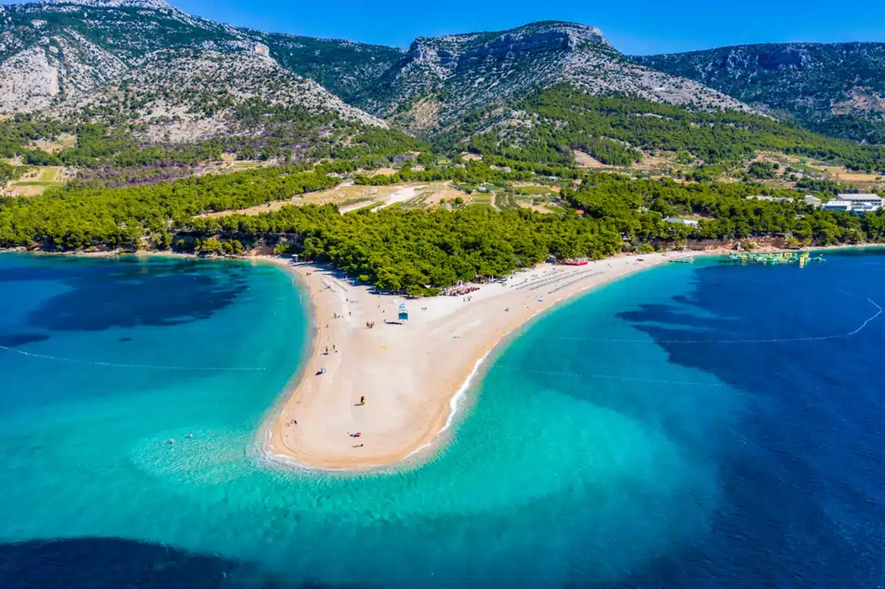 playa-de-zlatni-rat-isla-de-brac-croacia_c301a69c_1785378473_250509114455_1280x852