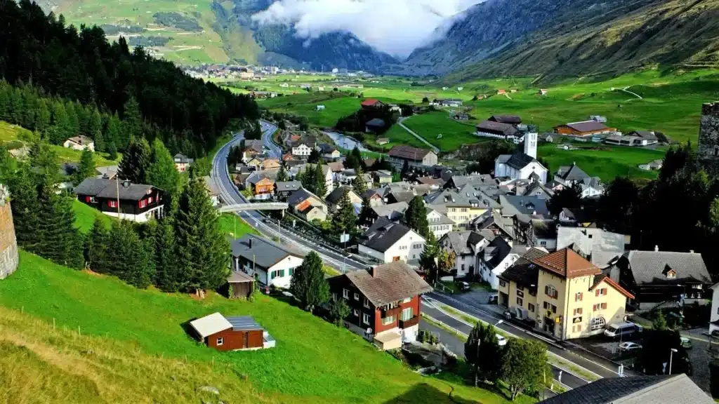image suiza ofrece 70 mil dolares que vos y tu familia se muden una sus aldeas 1