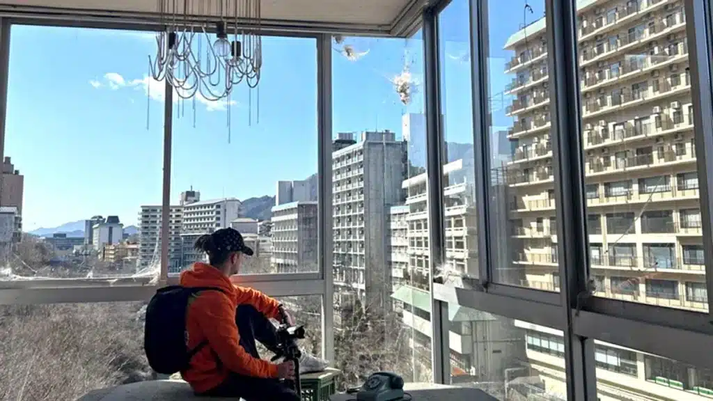 Un explorador encuentra una ciudad fantasma en Japón congelada desde los años 90 image japan4