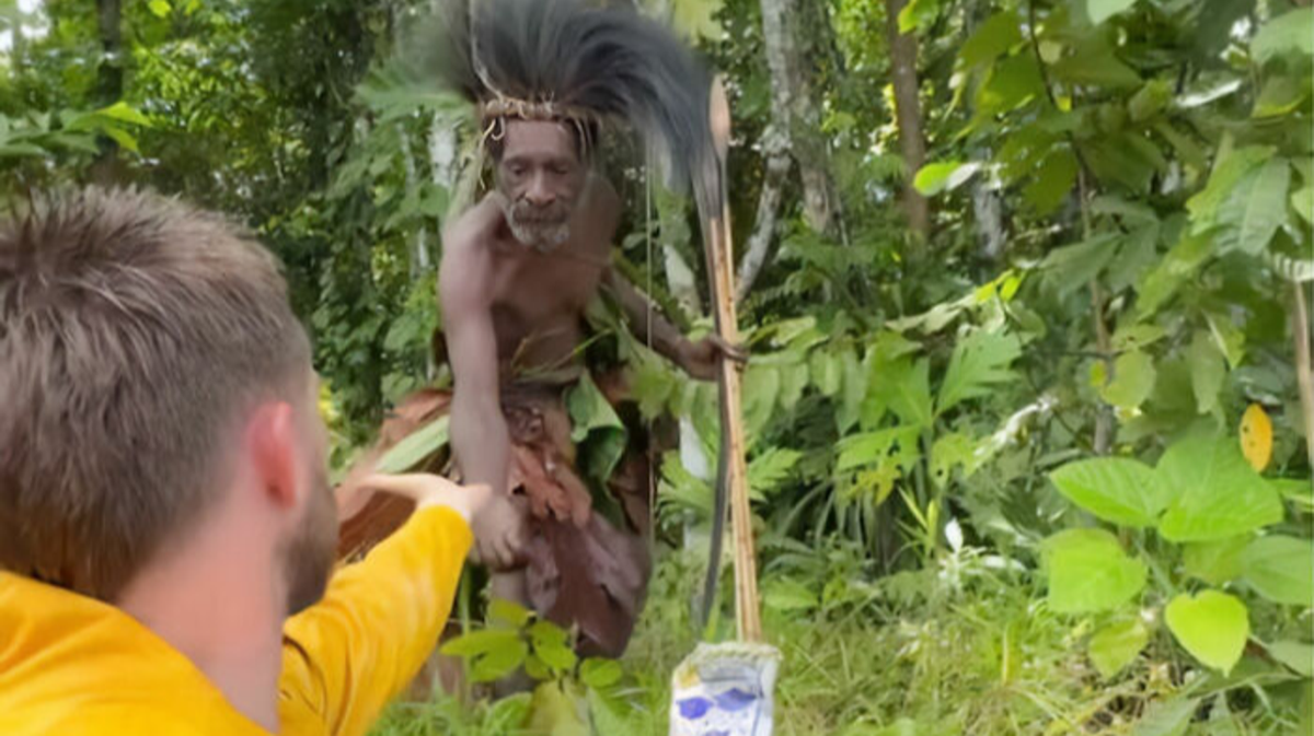 TikToker-escapa-de-tribu-canibal-y-revela-que-paso-al-volver-intriper.jpg