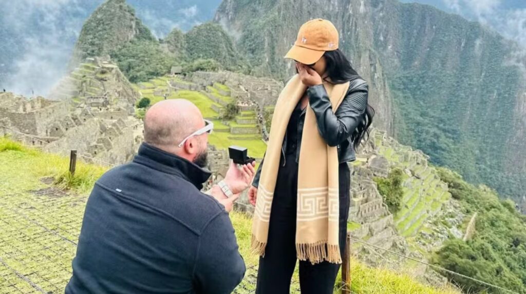 Un pedido de casamiento en Machu Picchu terminó en una caminata épica de 12 km image rafael primila le pidio la mano a su novia fernanda alves en machu picchu foto gentileza g1 LGZDD24DBVG6JASV522TG3L37Y