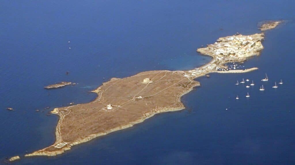 image 3UQ4RB4S4FDJPAWYP2GZEWGAS4