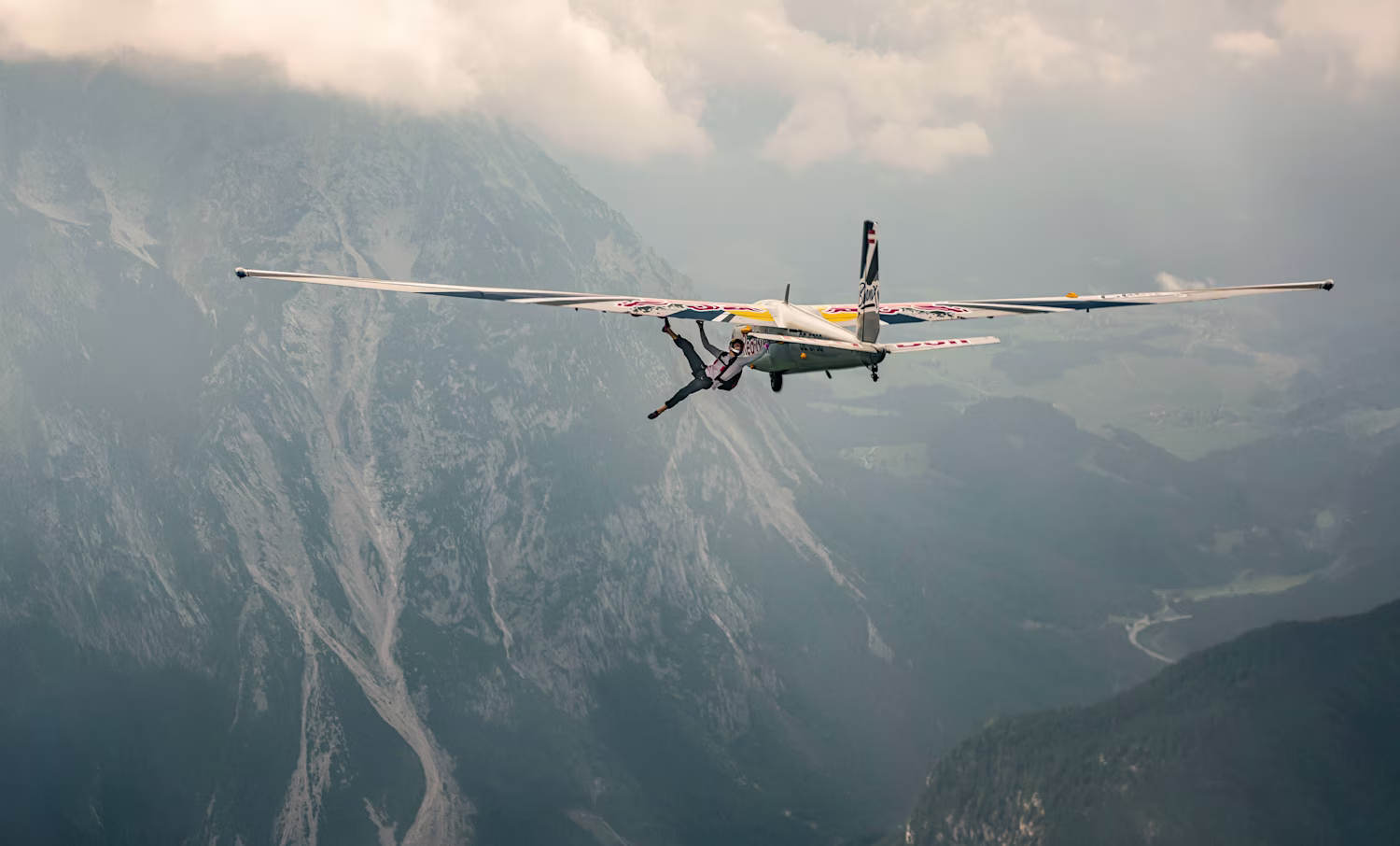 plane-climb-domen-skofic