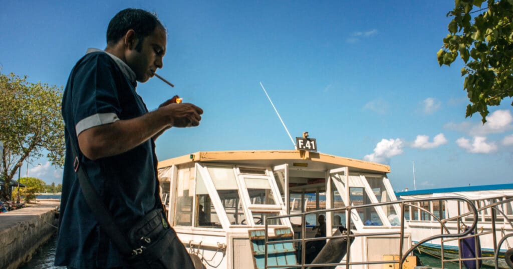 image 251103 maldives smoking cigarette ew 1100p ce3124 1
