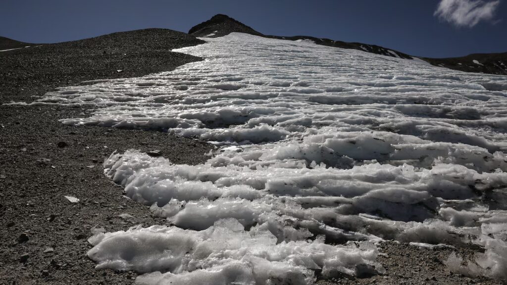 Despiertan microbios congelados durante 40.000 años: vuelven a la vida y empiezan a liberar carbono image RNH3OYUWSNN5W4QUCDH56TK3BU 1