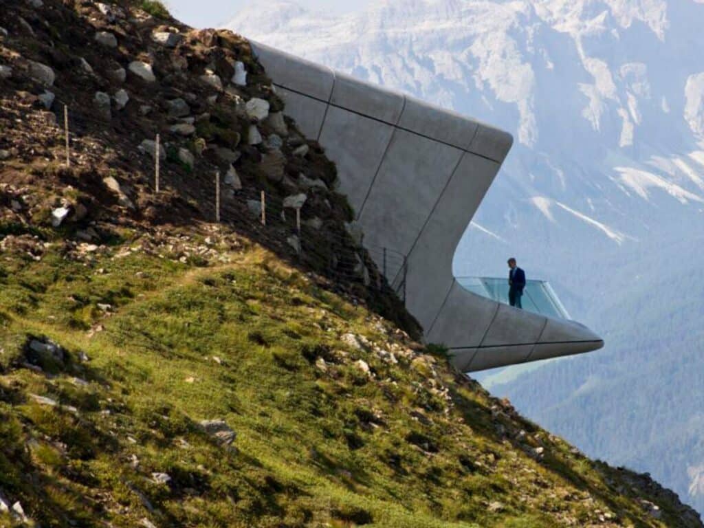 image YKB46ZCZWRBTTICC47YQXVU5OA 1