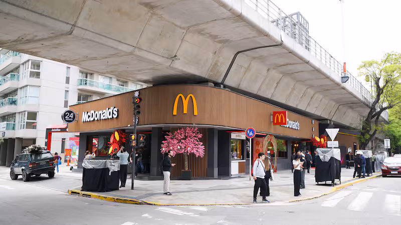 mcdonalds-barrio-chino-ZYXKH4KSZRBWXJZ275U5HFNBHI