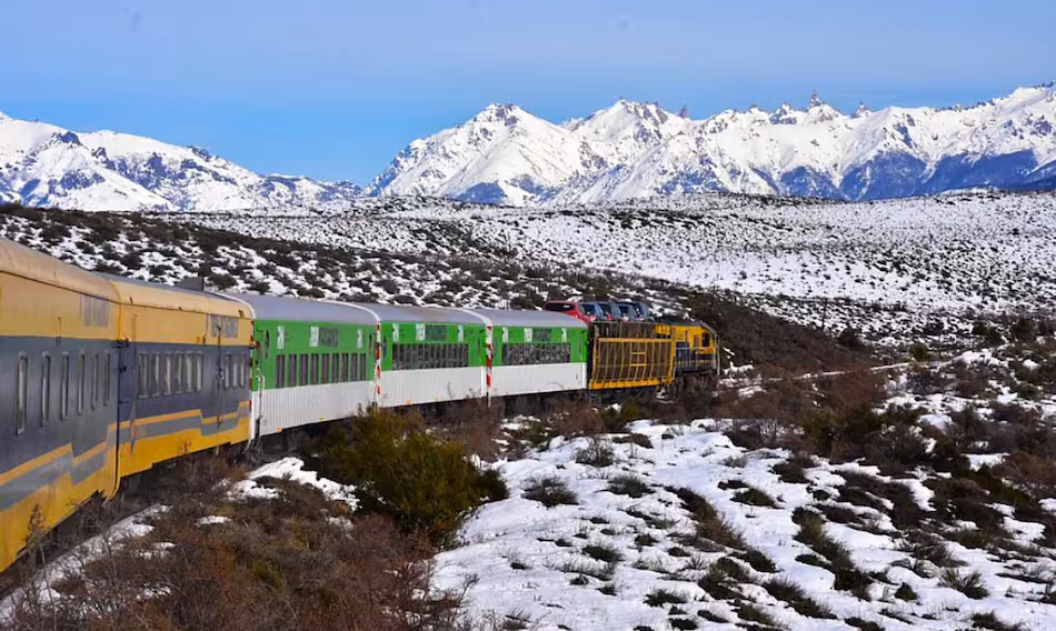 El tren panorámico más espectacular de Argentina: una travesía inolvidable por el corazón de la Patagonia image 3TJAJGPFBRDLLCQFUJJCP2BHJ4 1