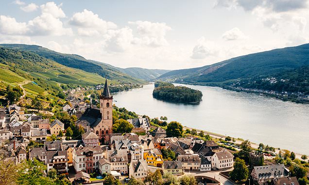 Romantic-River-Cruises-to-Explore-Charming-European-Ports-intriper.jpg Romantic-River-Cruises-to-Explore-Charming-European-Ports-intriper.jpg