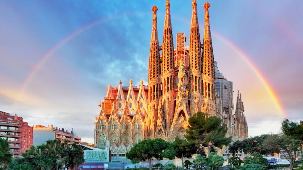 Este fue el monumento más visitado de 2025 y rompió todos los récords image b299bd25f75c1e299c877fed458576fa Sagrada Familia Facades