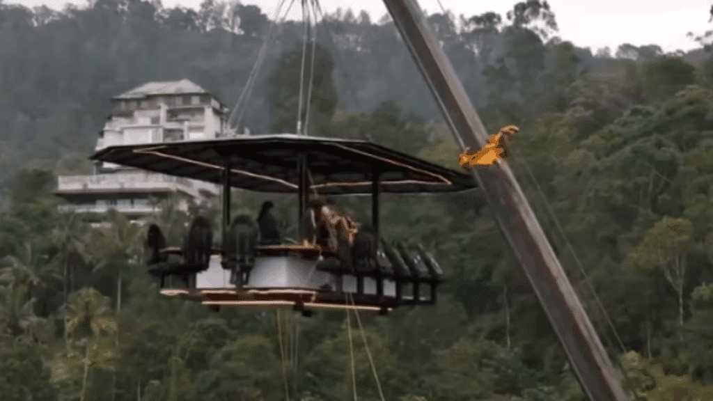image familia queda atrapada en restaurante en las alturas