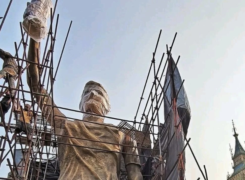 India prepara un homenaje gigante para Messi: una estatua de 21 metros creada en solo 27 días para recibir al astro en su “GOAT Tour” image leomessiwill 4758013b 1