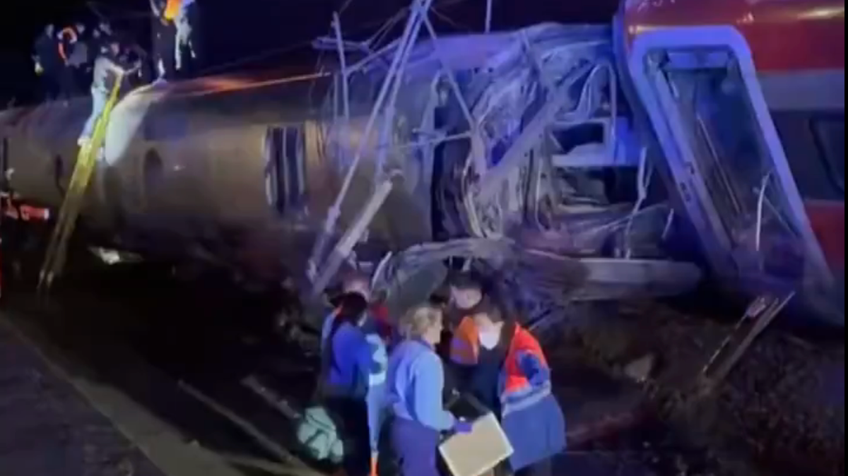 Tragico-accidente-de-tren-en-Espana-deja-al-menos-39-muertos-intriper.png