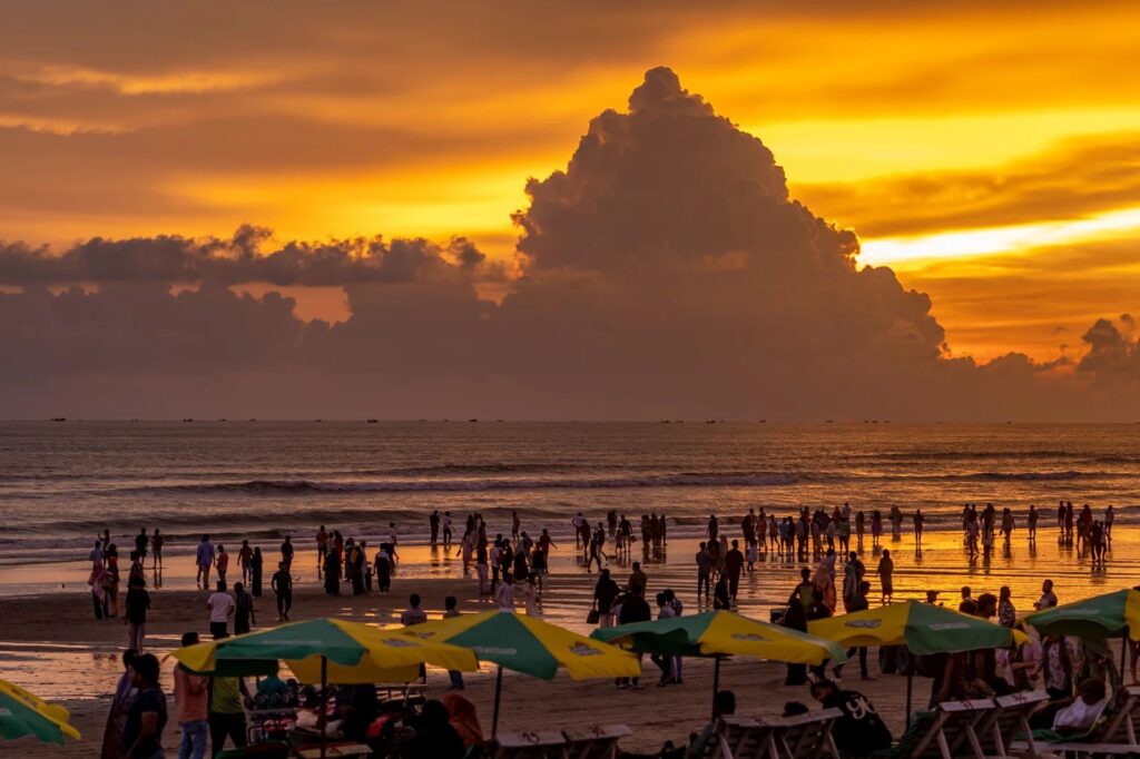 Tiene tigres, selvas, plantaciones de té y la playa más larga del mundo: por qué Bangladesh sigue fuera del radar turístico image bangladesh playa