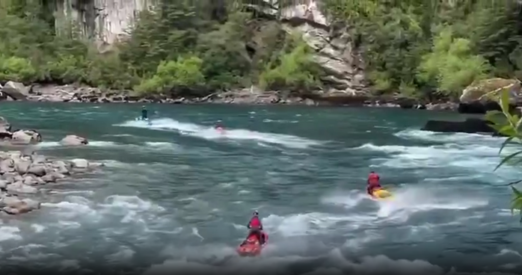 image motos rio futaleufu rusos