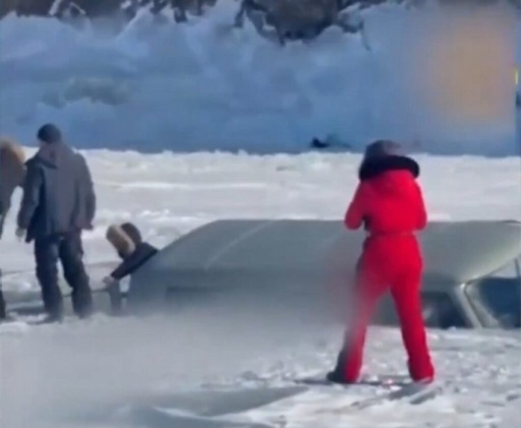 image 5mJHr28Yc 1200x0 3 1