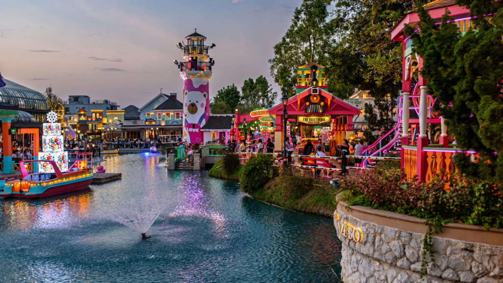 image Dallas Colorful Evening at Amusement Park Canal