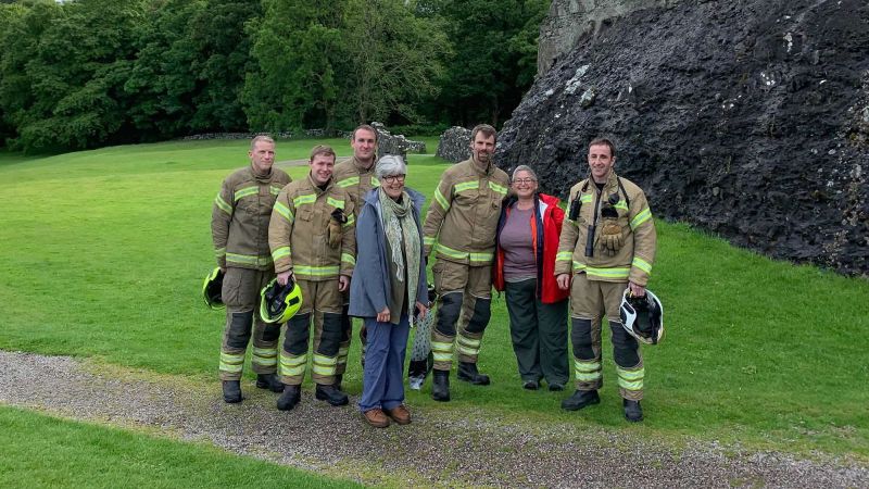 image hermanas escocia