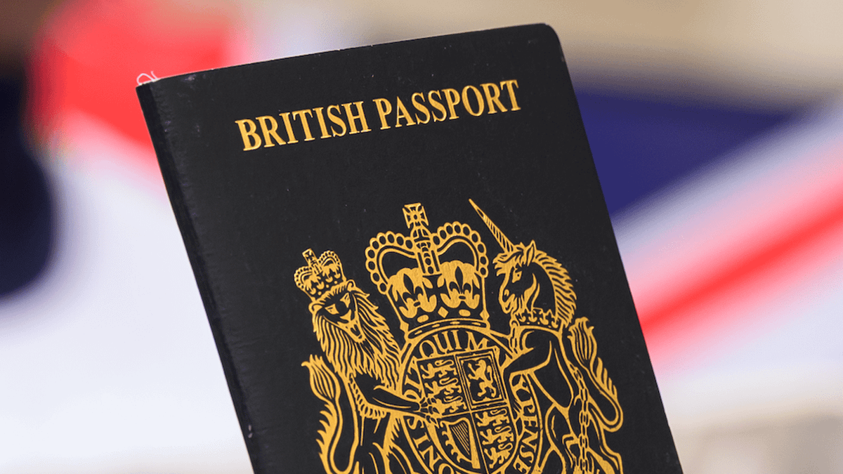 Estudiante-britanica-varada-en-Dinamarca-por-nuevas-reglas-de-pasaporte-UK-intriper.png