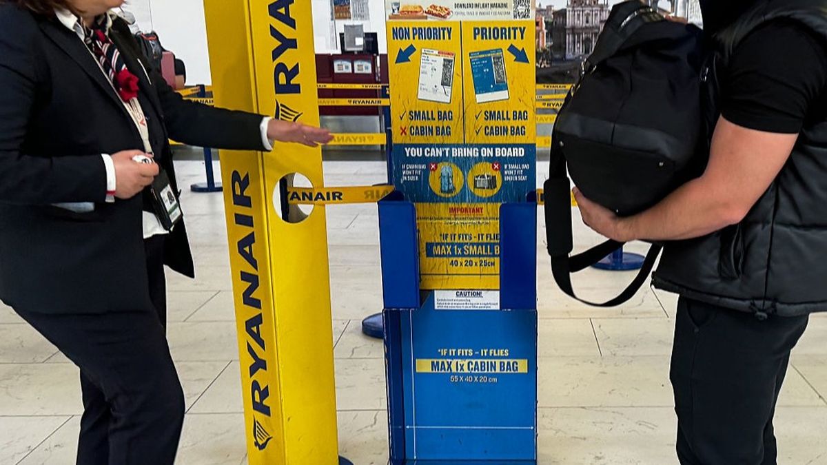 Ryanair-cobra-multa-de-400-a-familia-por-reglas-de-equipaje-incorrectas-intriper.jpg