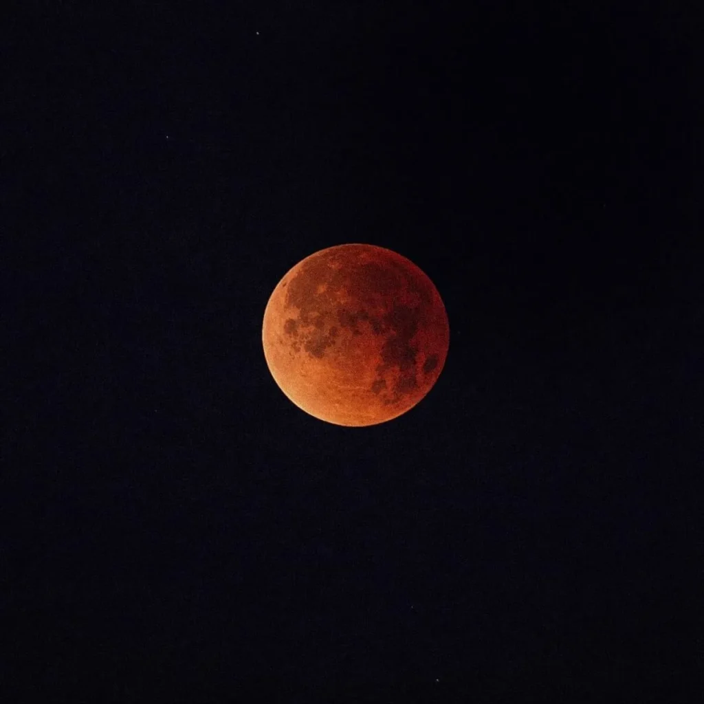 Así se vio la impactante “Luna de Sangre” en Argentina, uno de los mejores lugares del mundo para observarla image el salvador luna x1x.jpg 1403812710