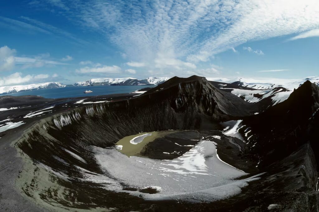 10 islas increíbles que parecen de otro planeta y esconden historias fascinantes image 3CCMJG6T55ER5BRQUCR7I2WQG4
