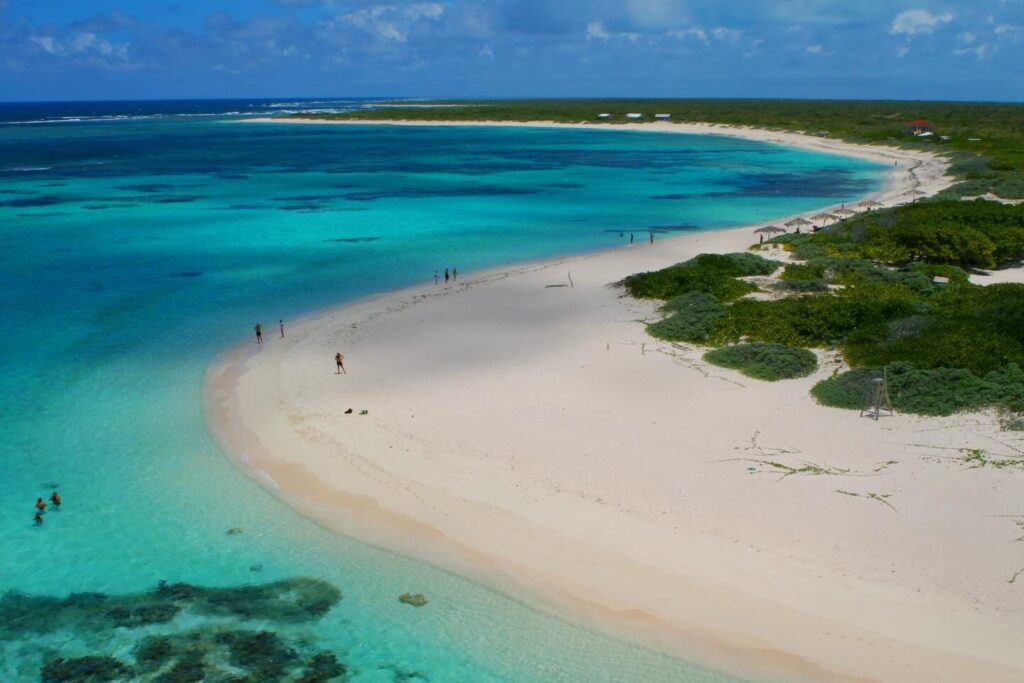 La isla del Caribe sin autos, con playas vacías y un lujo diferente image SOIDLNKPXZFGVBGRP54FUXPAXY