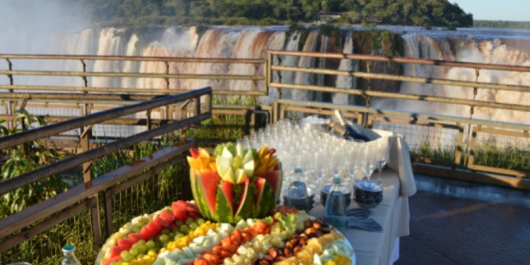 image microeventos cataratas iguazu 2 750x375 1