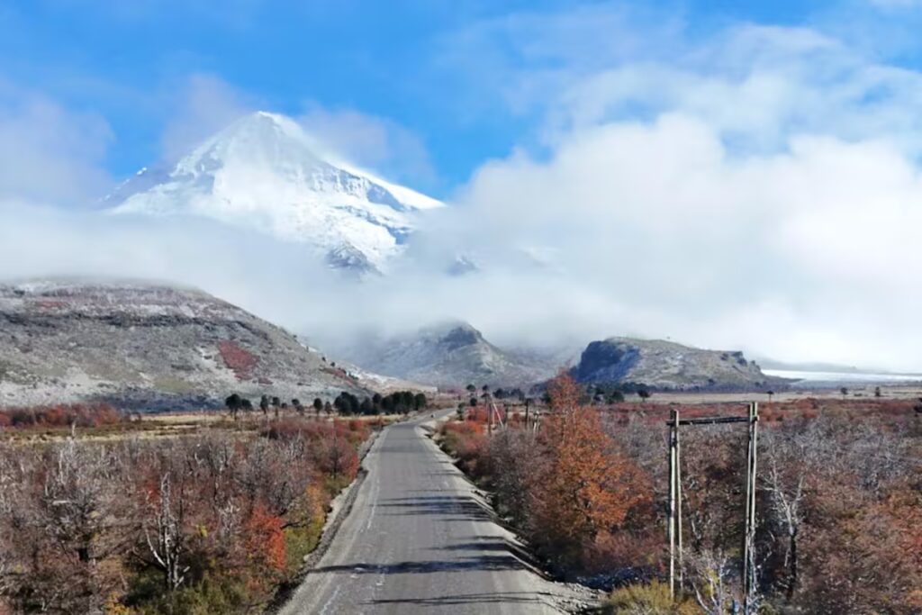 image volcan lanin por la ruta 60 desde junin de los IAXXNGJVA5BTBDAO6UJQGWAZTI 1