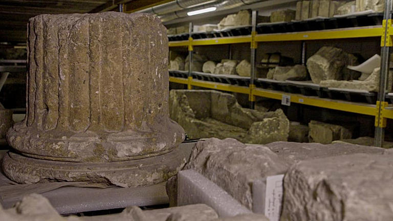 Hallan una ciudad oculta bajo Notre Dame: descubren restos romanos de casi 2.000 años en París image AA24H6H8
