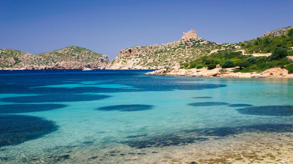La isla “secreta” del Mediterráneo que deslumbra con playas vírgenes y aguas cristalinas image CZAXJTEDOBAPNOVE352Q3AYRGI