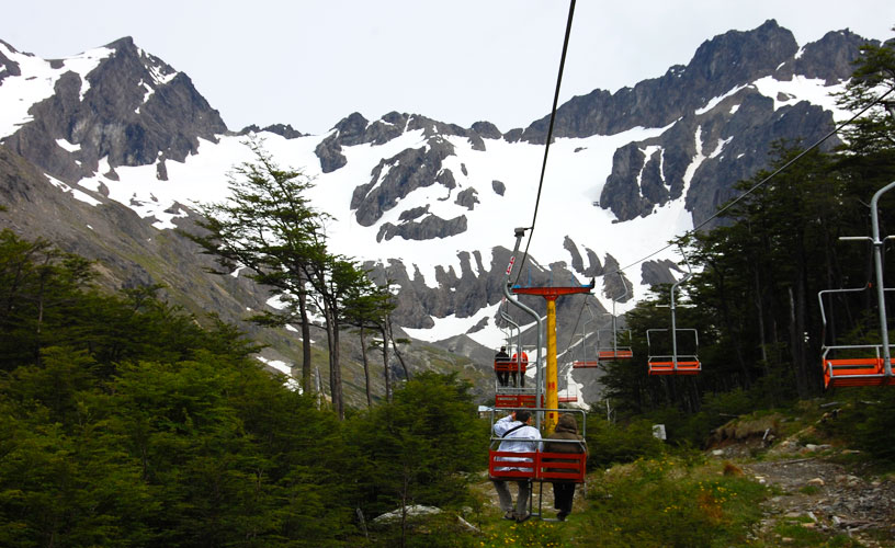 Tras 15 años cerrado, reabre un histórico centro de esquí en Ushuaia con una moderna telesilla image glaciar martial interpatagonia