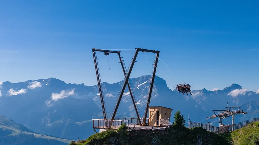 El columpio gigante sobre los Alpes que te hace sentir que vuelas a más de 2.100 metros de altura image 1366x768 cmsv2 51149010 8d14 521c 99bc 3bbd25cd0f95 9848426