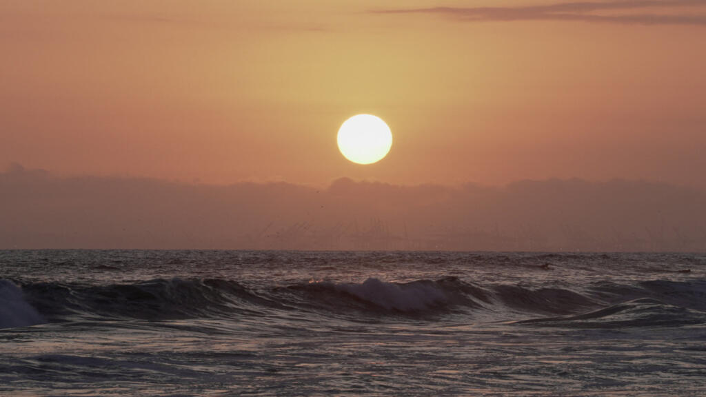 2026-06-30T034032Z-27338437-RC204MAOHWH6-RTRMADP-3-CALIFORNIA-SUNSET