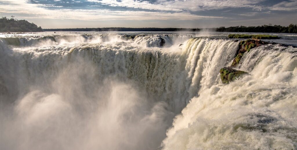 Reabrieron la Garganta del Diablo en las Cataratas del Iguazú tras la crecida del río image 4CWipIQD2 1256x620 2
