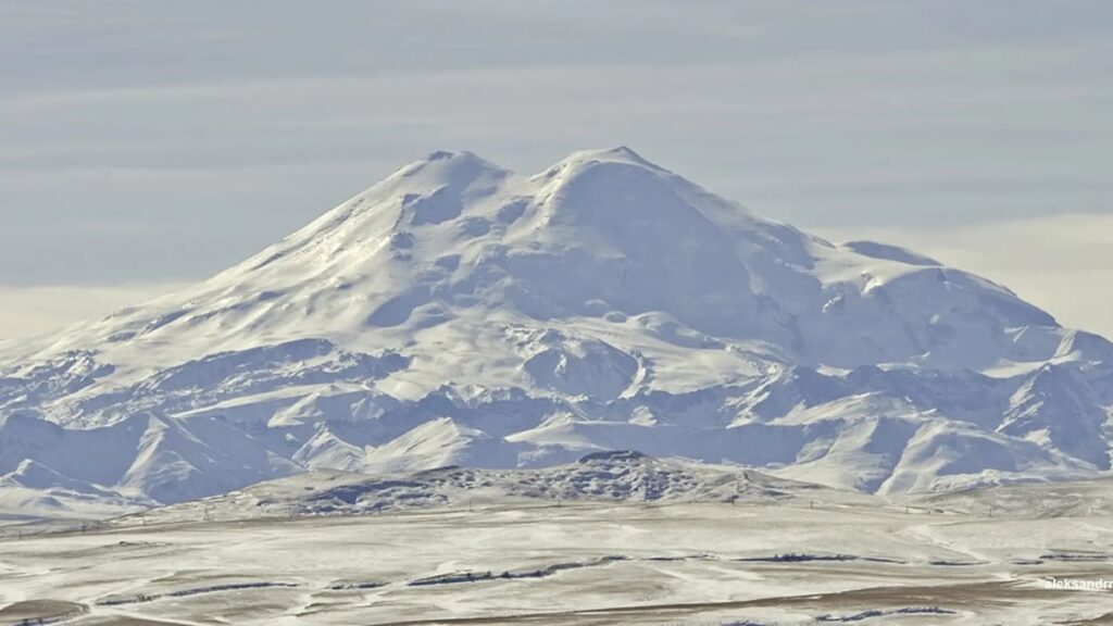 Cinco alpinistas murieron en el monte Elbrus tras quedar atrapados por una violenta tormenta image elbrus