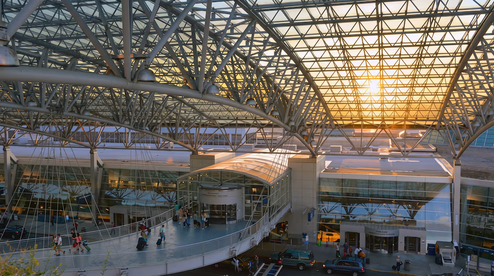 Los 5 aeropuertos más lindos del mundo que convierten la espera en parte del viaje image C2EPFU4LXVDGPFT5ICI7XJ3LWI