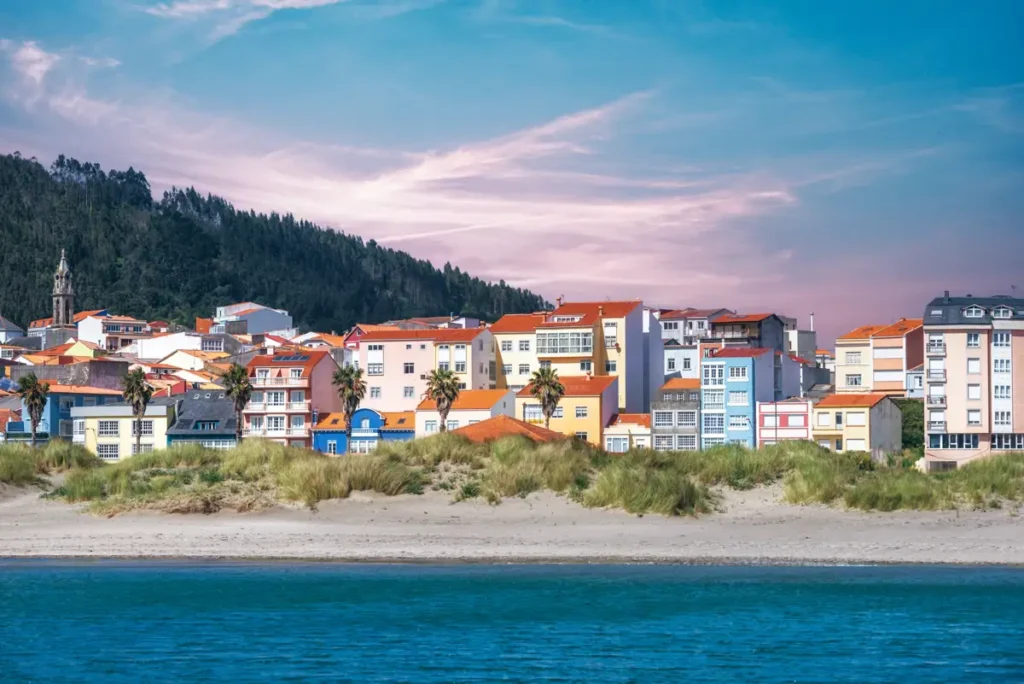 El pueblo de Galicia con los acantilados más altos de Europa continental y un faro de película image adobestock ba535666 1284649946 260807142244 1200x801