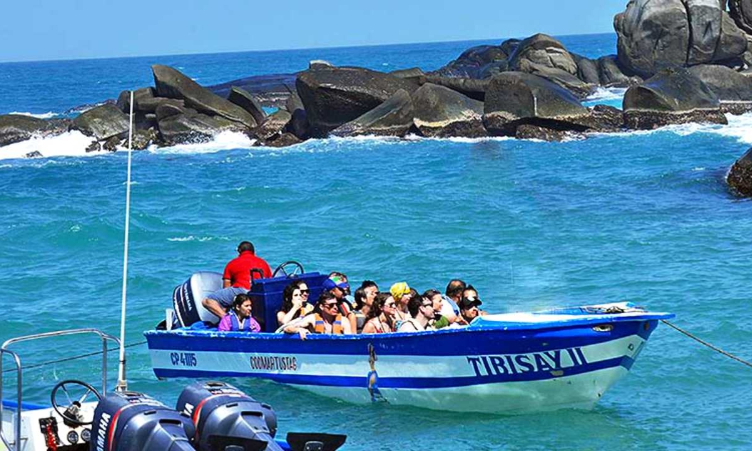 turista española tayrona lancha