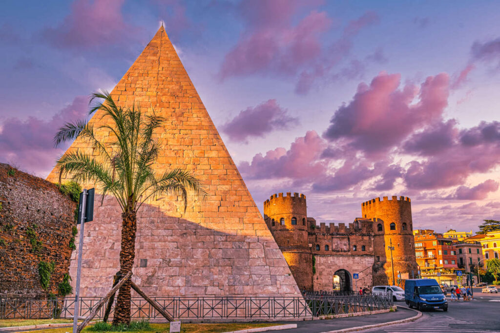 Reabrió en Roma una pirámide de más de 2.000 años: cómo es el monumento egipcio que sobrevivió al paso del tiempo image 18 piramide cestia istock fotogablitz 9c8a1264 240705143023 1280x853