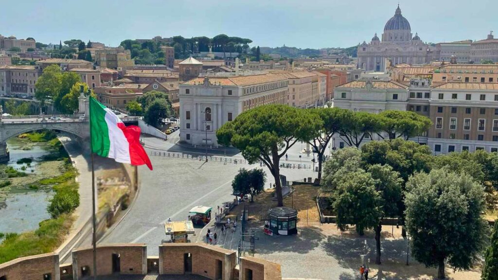 Italia amplía las oportunidades laborales para extranjeros y suma a tres países de Latinoamérica image Italia anuncia decreto que permitira a mas extranjeros laborar legalmente en el pais y estos son los paises de Latinoamerica que aplican