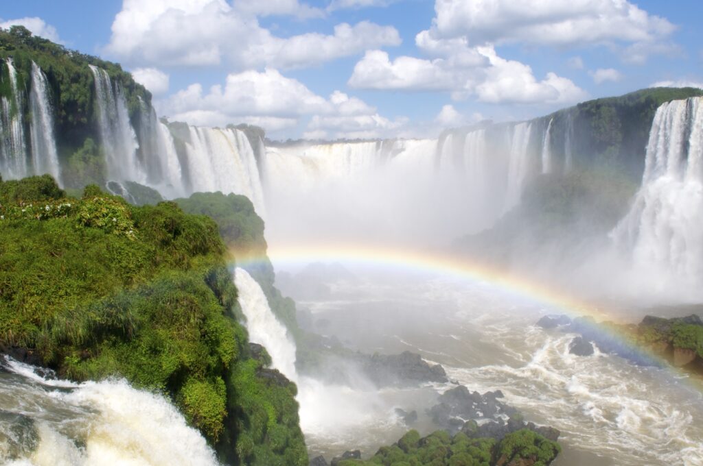 Iguazú quedó entre los parques nacionales más bellos del mundo image Wasserfalle von Iguacu aus der brasilianischen Seite