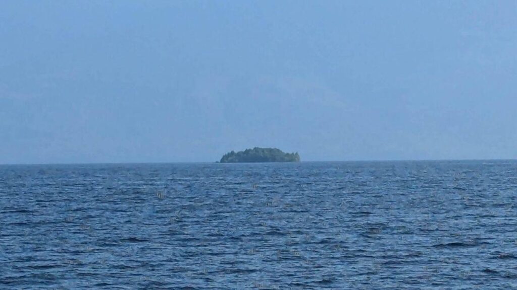 La misteriosa isla flotante que apareció en un lago de Canadá, desapareció sin dejar rastro y volvió a ser encontrada image c654cbef 61d3 4e01 9683 3b78b31ee90e 16 9 discover aspect ratio default 0 x600y225