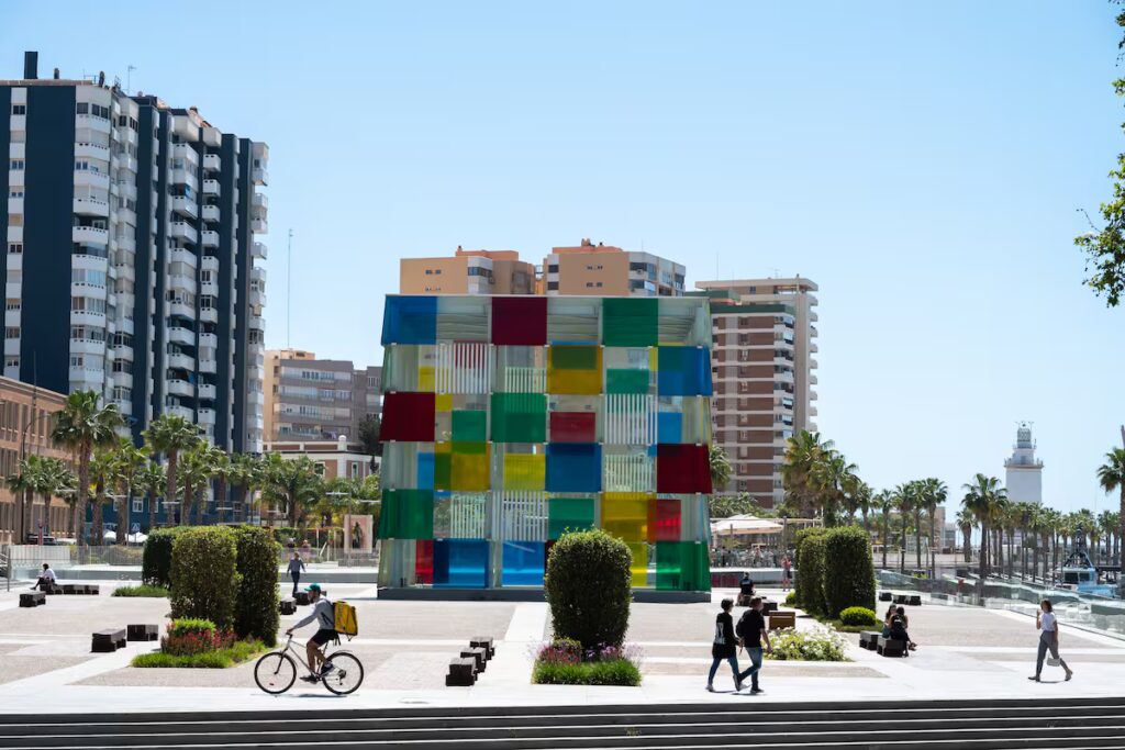 Ocho edificios extraordinarios que demostraron que la arquitectura también puede vivir a todo color image el centro pompidou de Y5CLCJ4AZZG7RCNCN6ASOS2AUQ