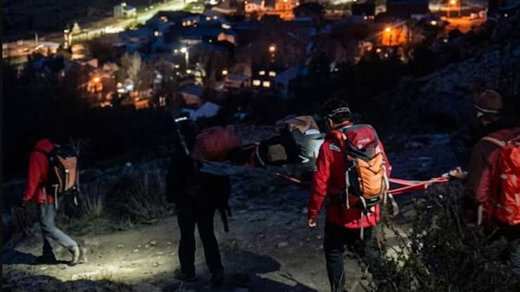 Rescataron a una turista que se descompensó mientras regresaba de Laguna de los Tres image images 2026 09 02T112830.202