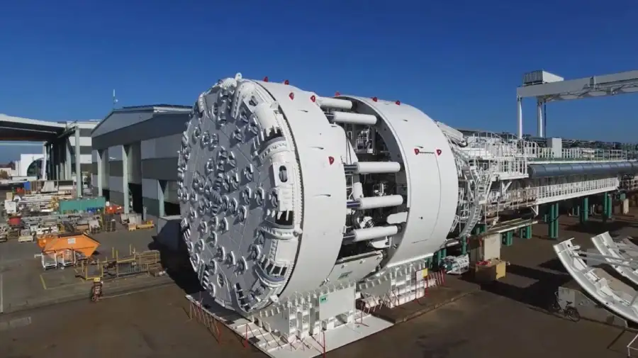 El túnel que busca atravesar los Andes y unir San Juan con Chile en 14 kilómetros image la tuneladora que perforara la cordillera de los andes para unir san juan con chile 2324573