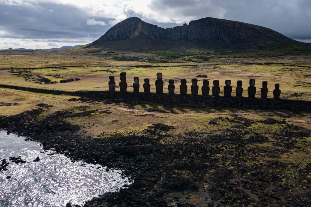 image los moais de rapa nui una de las islas mas QXBBG57XRFDURAQ6HE6ZI4763Q