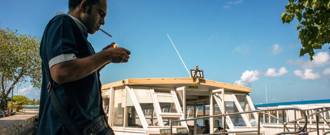 251103-maldives-smoking-cigarette-ew-1100p-ce3124